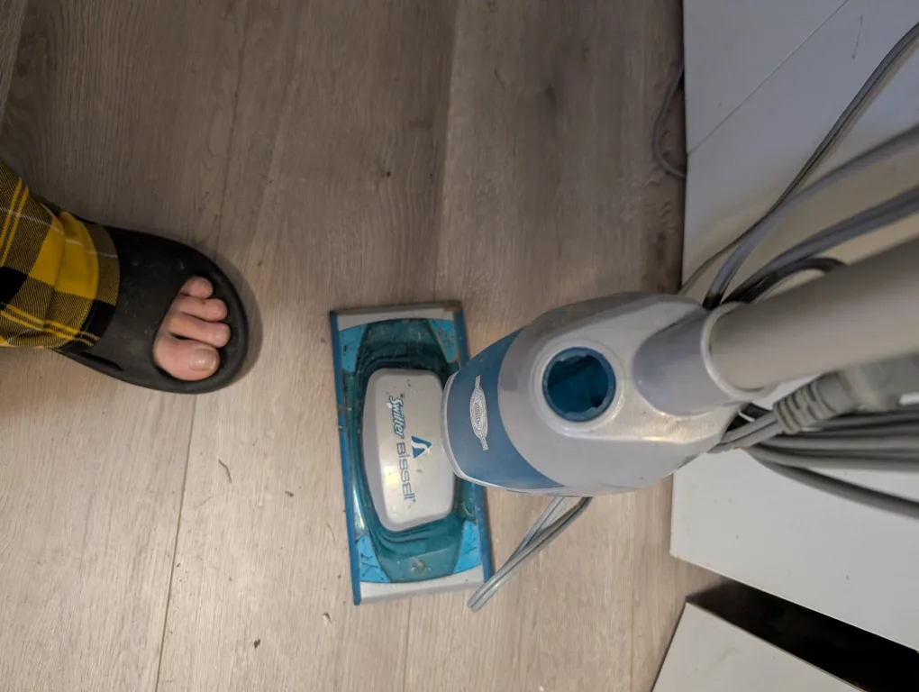 💚 #free Steamer and Spray Mop #freecycle image indicator(5)