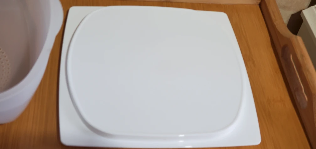 TUPPERWARE cheese holder #freecycle - photo 4