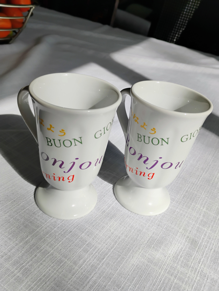 Pair of Pedestal Mugs - Bonjour, Guten Morgen - photo 2