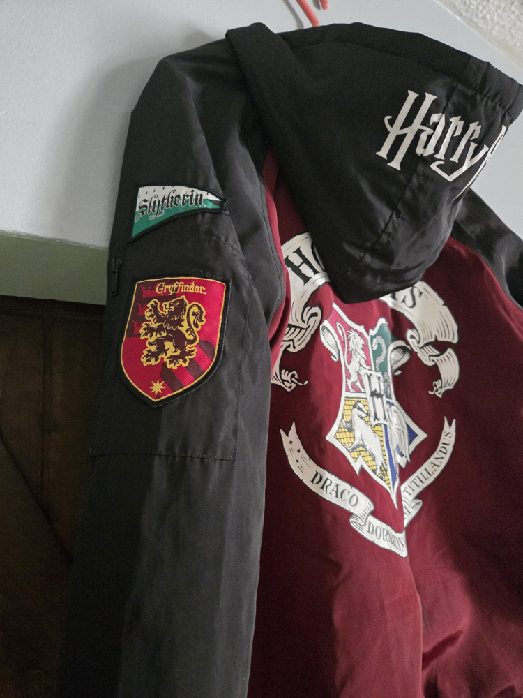 Harry Potter House Crest Zip-Up Bomber Jacket - photo 3