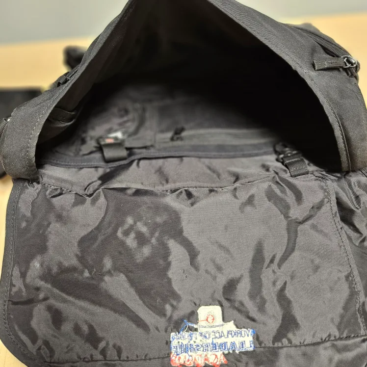 Victorinox Padded Messenger Laptop Bag #freecycle image indicator(4)