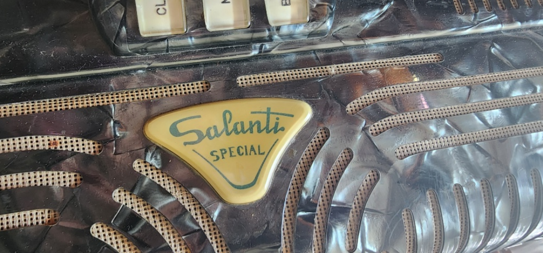 Vintage Salanti Special Accordion with Caseaxcll - photo 2