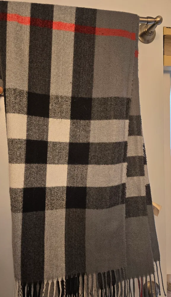 Burberry 100% Cashmere Scarf image indicator(2)