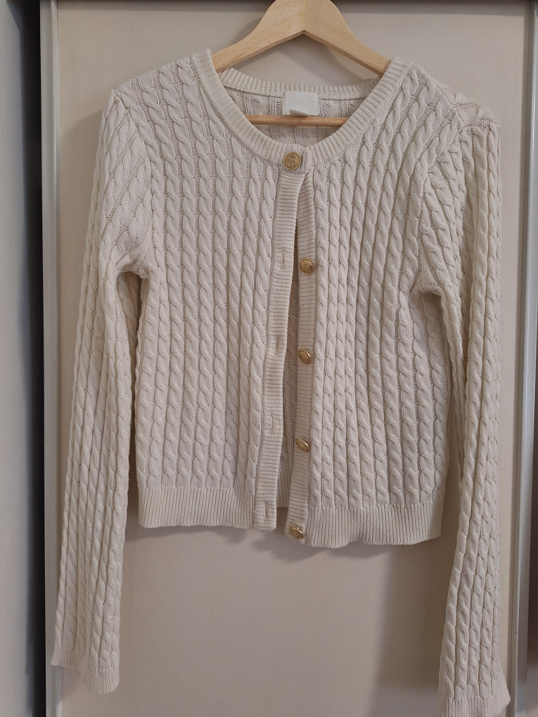 Cream-coloured Cable Knit Cardigan Size Medium