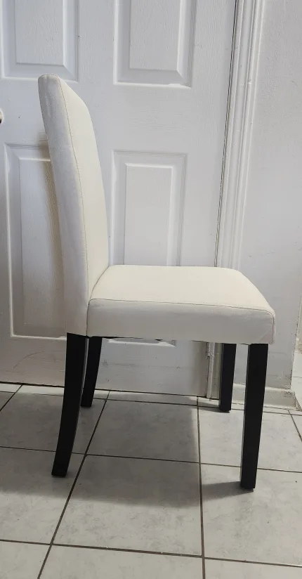 🌿 1 pair of white dining chairs with black legs image indicator(3)