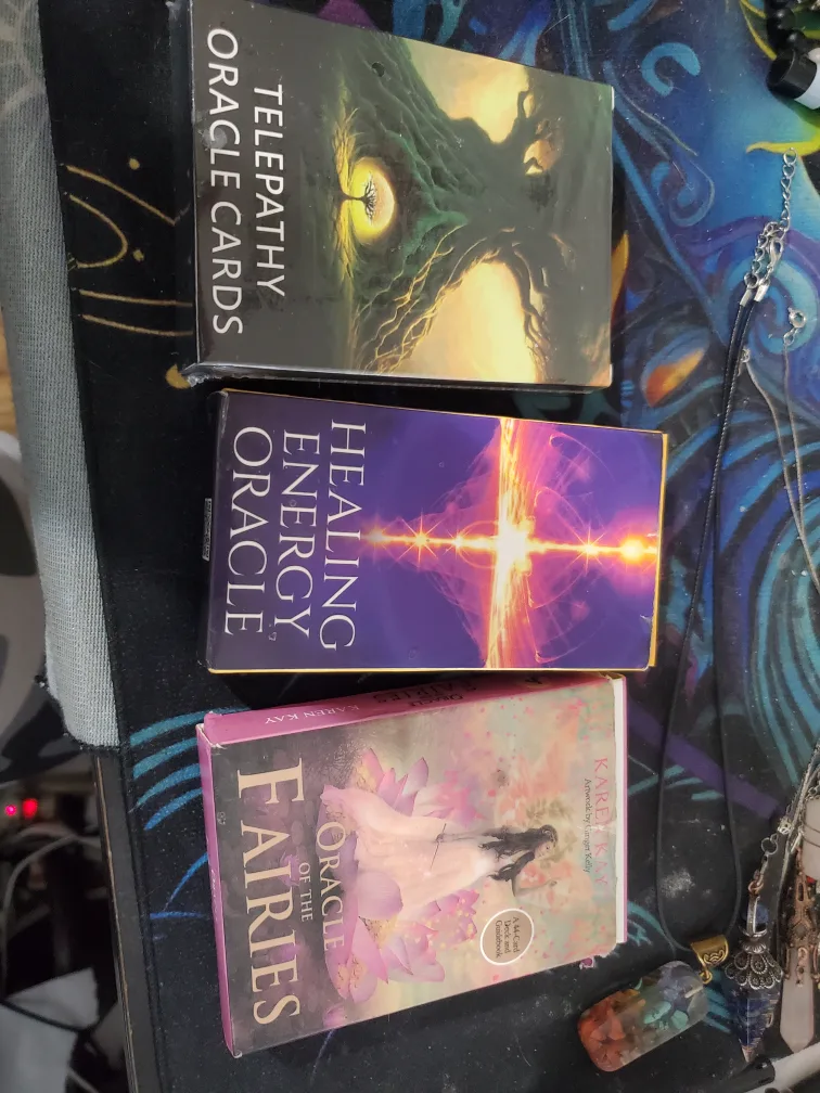 Six Oracle Card Decks - Bundle image indicator(4)