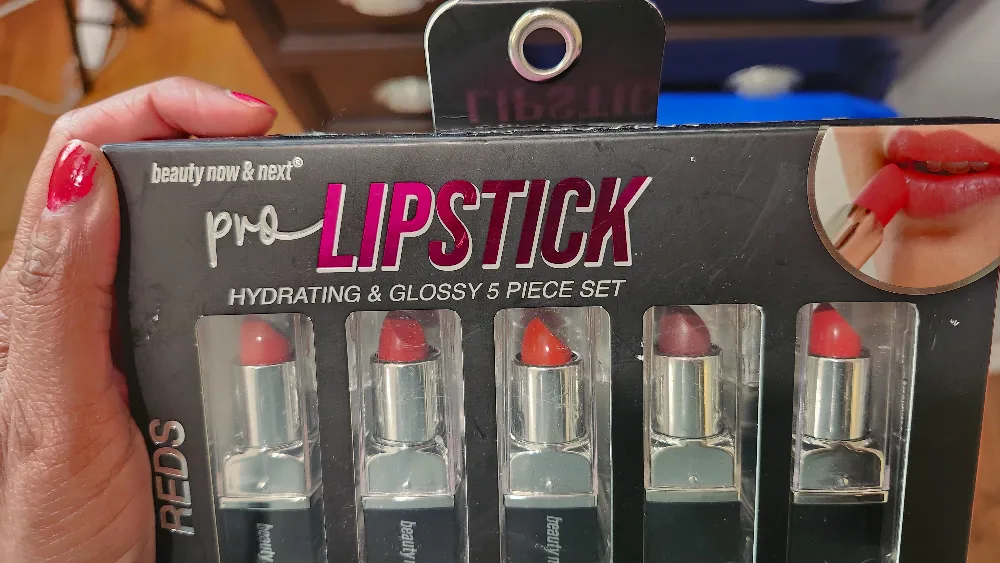5 RED HOT LIP SHADES Lipstick 5-Piece Set image indicator(3)