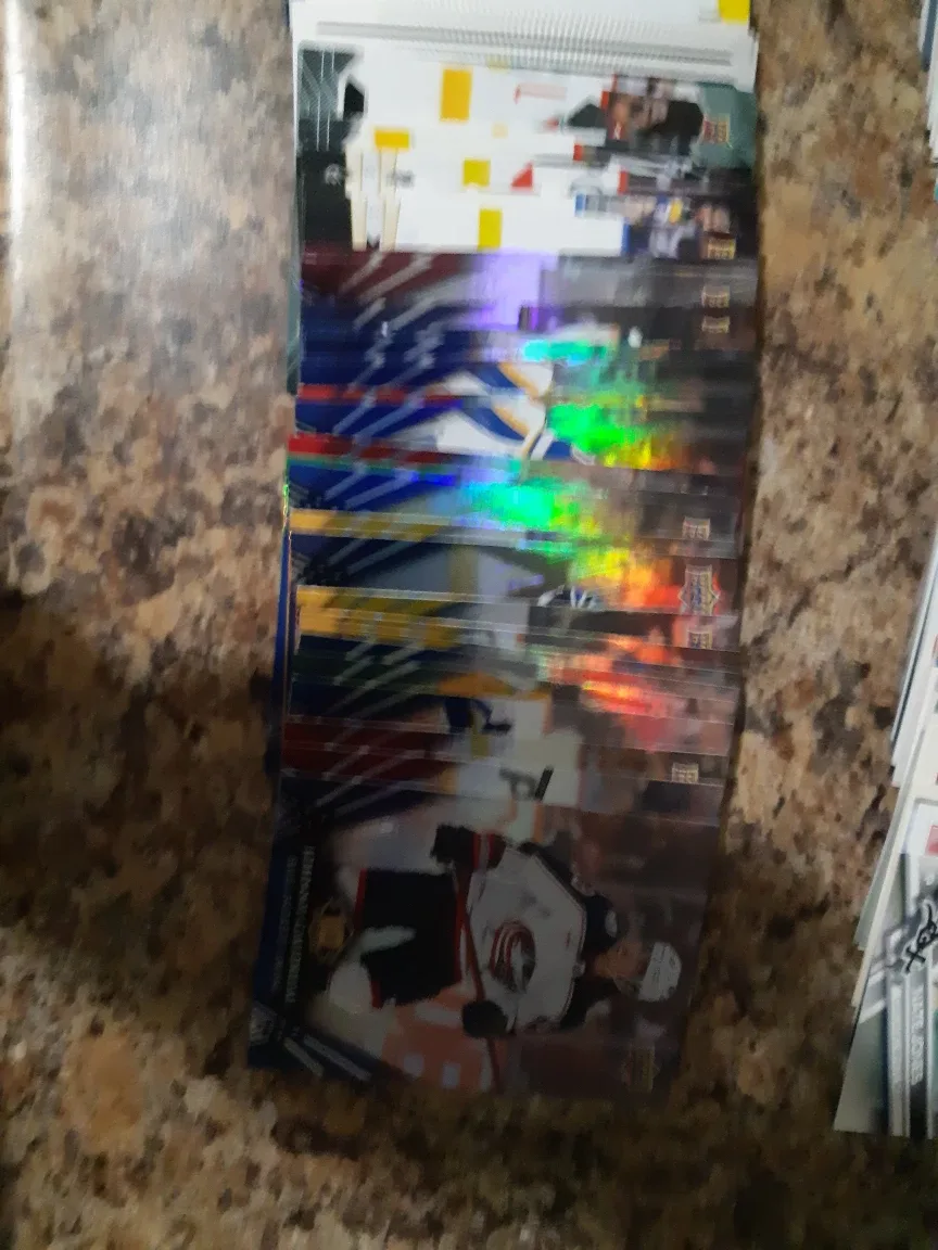 #freecycle Large Collection of Hockey Trading Cards image indicator(2)