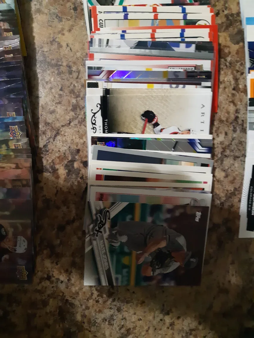 #freecycle Large Collection of Hockey Trading Cards image indicator(3)