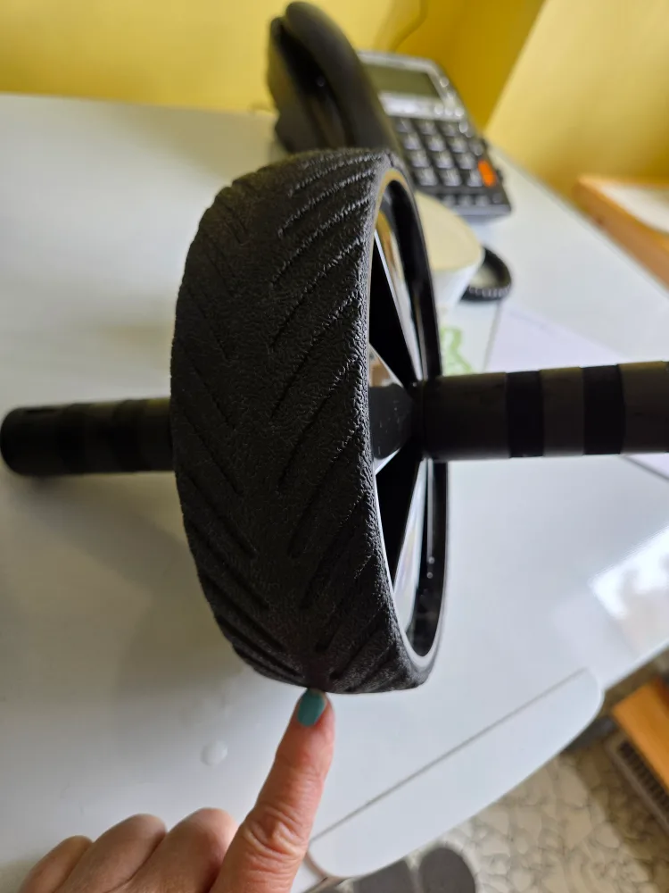 10lb & 15lb Kettlebells and Ab Wheel image indicator(3)