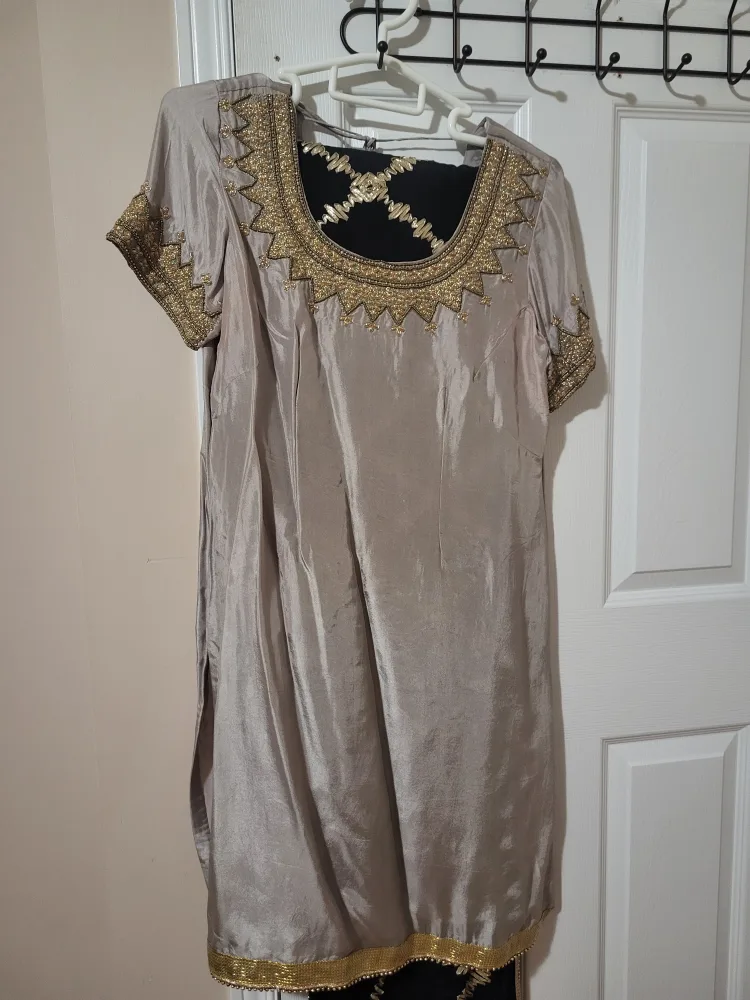 Beautiful Black and Gold embroidered Salwar Kameez thumbnail