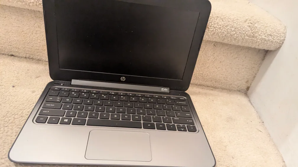 HP Stream 11-y000 Laptop for pieces image indicator(2)