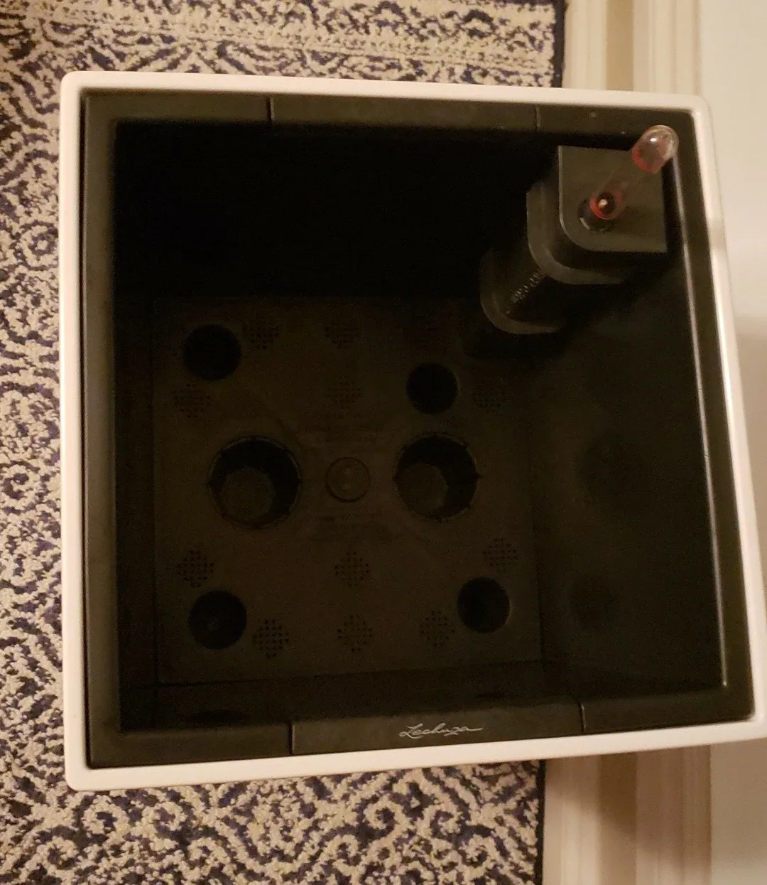 Lechuza  Self-Watering Planter image indicator(2)