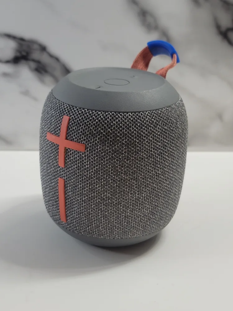 Ultimate Ears Portable Bluetooth Speaker image indicator(2)