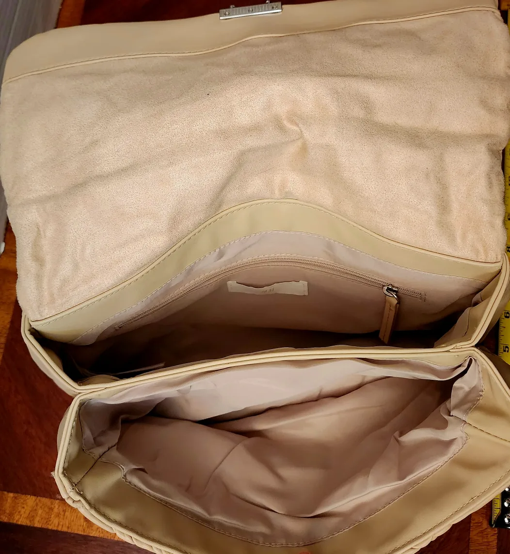 Cream Quilted Chain Bag image indicator(4)