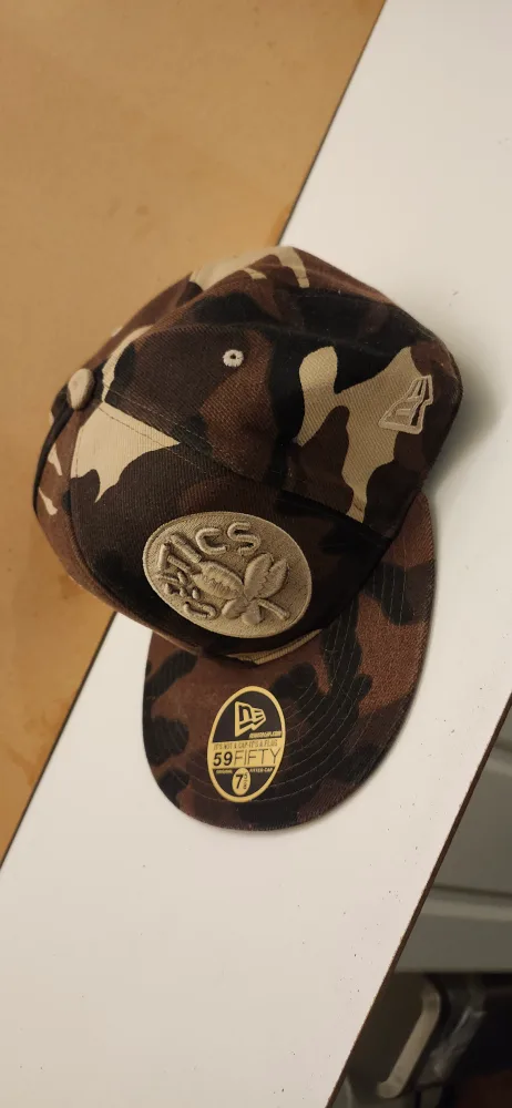 New Era NBA Boston Celtics Camo Fitted Hat 7 5/8 image indicator(2)