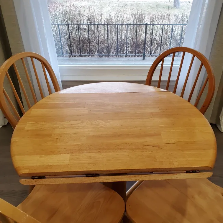 Round dinning table and 4 chairs image indicator(2)