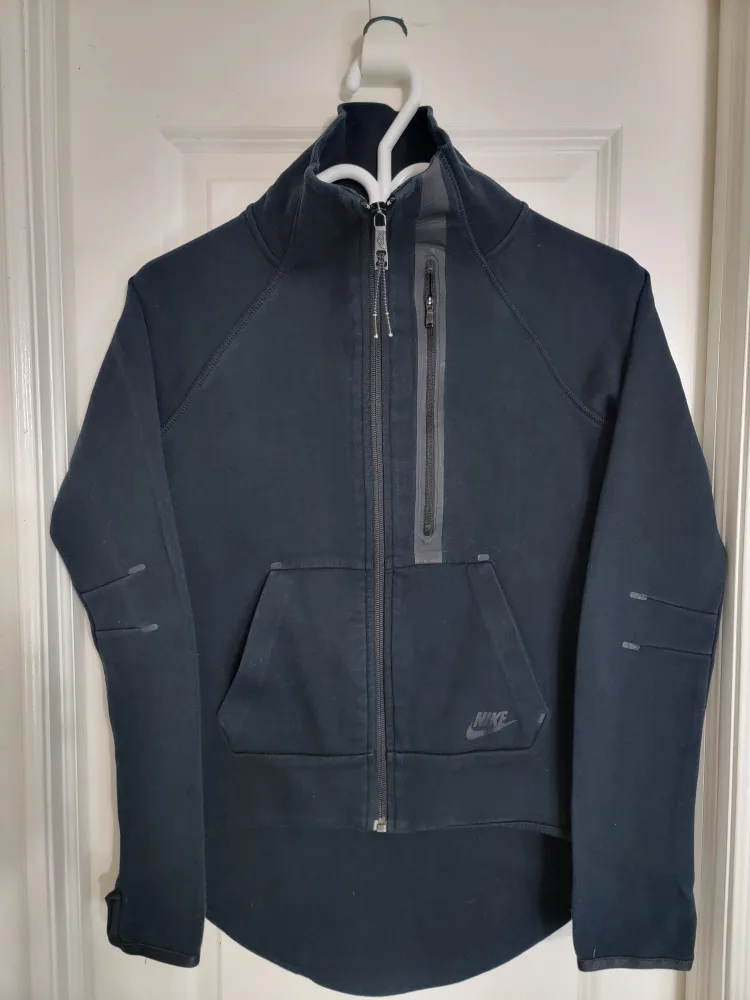 Nike Tech Fleece Zip-Up Jacket - Black image indicator(2)