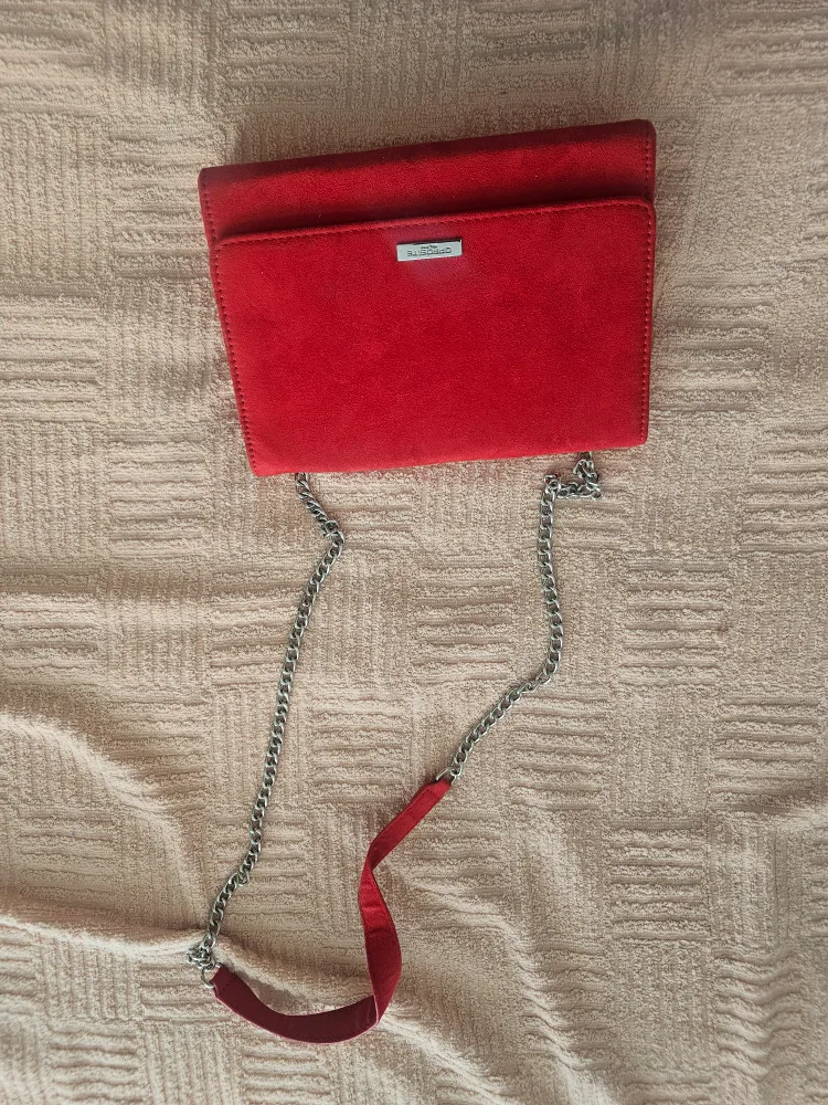 Red Suede Crossbody Bag with Chain Strap image indicator(3)