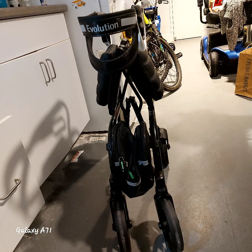 Walker-"Trillium Evolutionary-4 Wheeled Rollator Walker". image indicator(6)