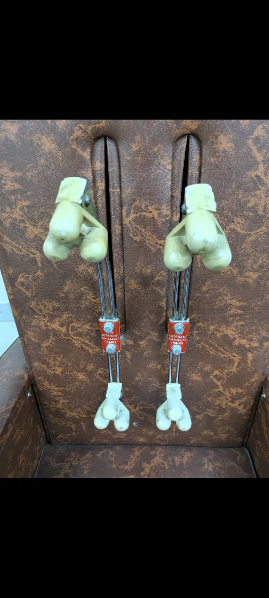 VINTAGE FUJI ELECTRIC AUTOMATIC LEATHER MASSAGE CHAIR CIRCA 1970 image indicator(5)