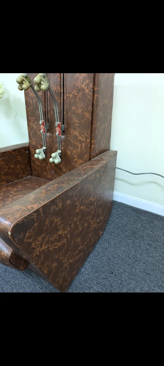 VINTAGE FUJI ELECTRIC AUTOMATIC LEATHER MASSAGE CHAIR CIRCA 1970 image indicator(7)
