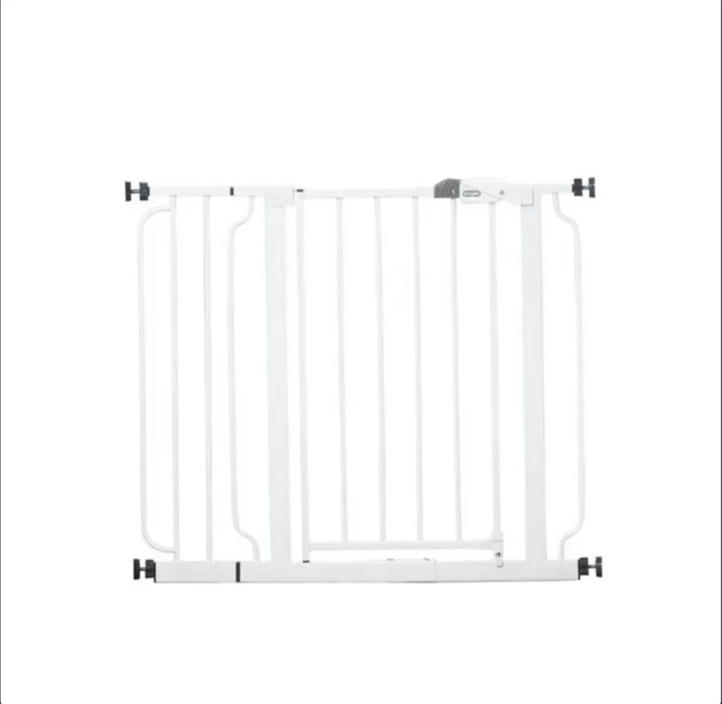 Regalo Easy Open and Close Walk-Thru Baby Gate image indicator(2)