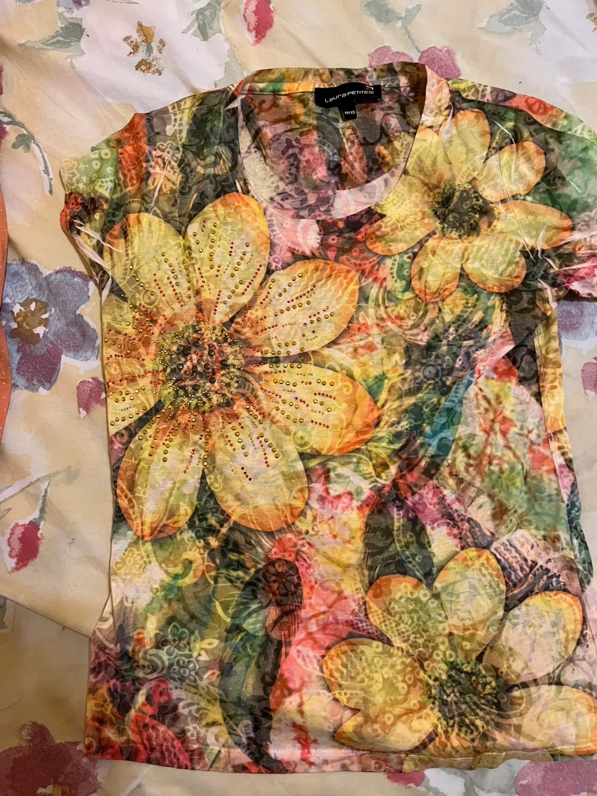 Tshirt from Laura Petites image indicator(2)