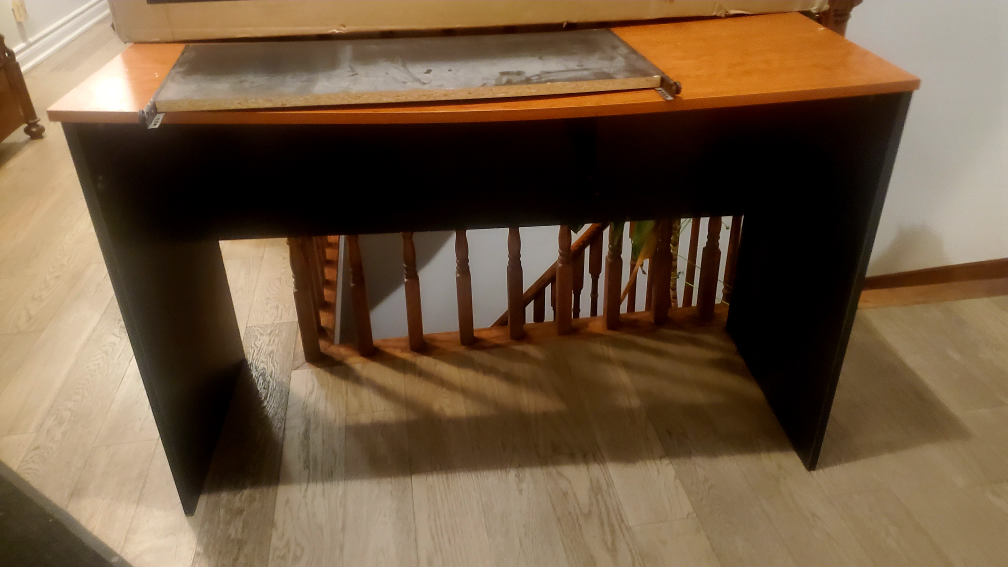 Computer Desk - Small, Curved
