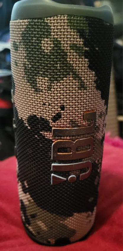 JBL Flip 6 Portable Bluetooth Speaker - Camo image indicator(3)