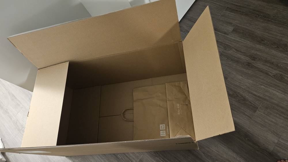 Is there anyone who need a big box?