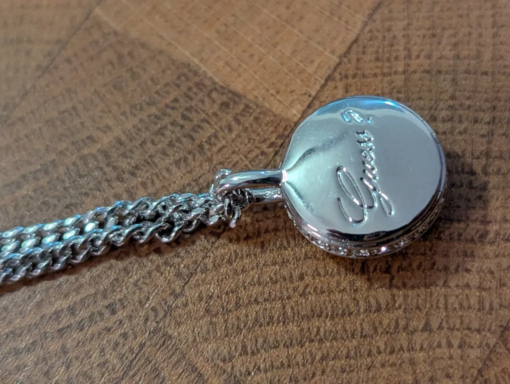 Guess Gold-Tone Heart-Shaped Earring image indicator(5)