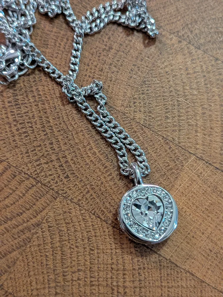 Guess Gold-Tone Heart-Shaped Earring image indicator(8)