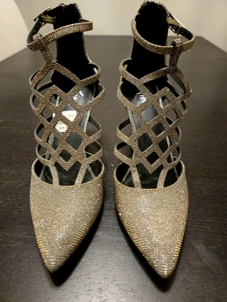 Fioni Women's Glitter High Heels, Size 6 1/2 image indicator(2)