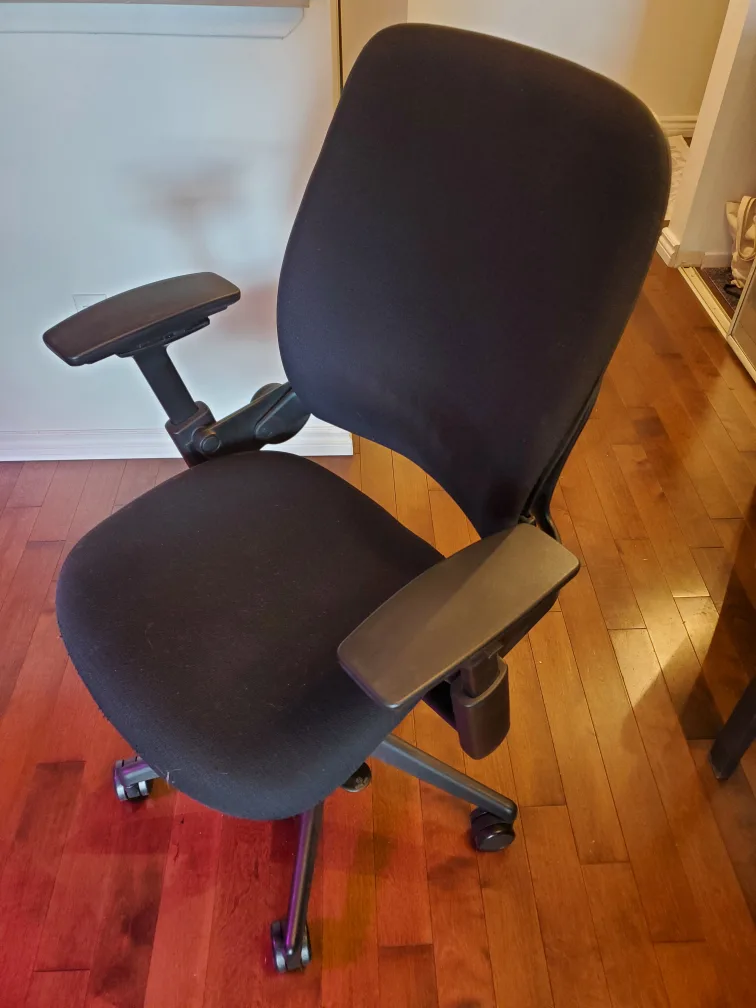 Steelcase Leap Chair image indicator(3)