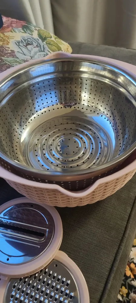 Pink 3-in-1 Vegetable/Fruit Prep Bowl with Graters image indicator(3)