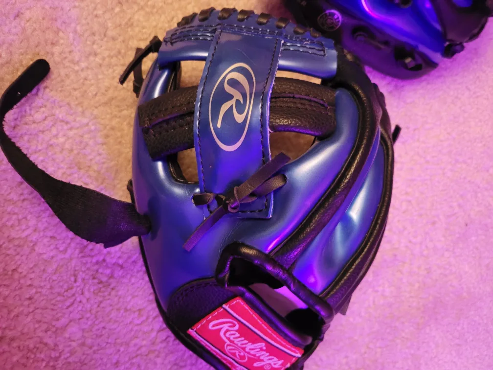 Two Rawlings PL85BBL 8 1/2 inch Youth Baseball Glove image indicator(2)