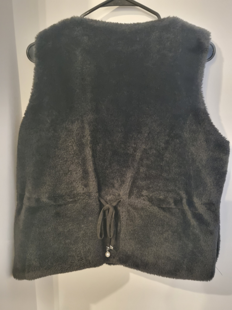 Black Faux Fur Vest with Pearl Zipper - photo 2