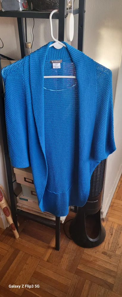 🧡 3 women's tops in XL and Large image indicator(10)