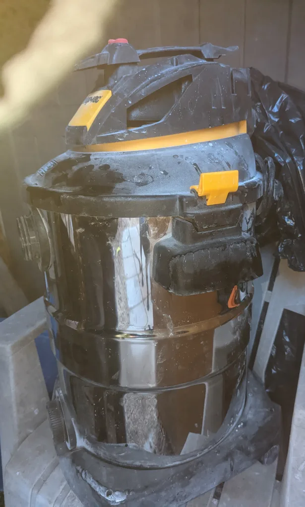 Shop-Vac Stainless Steel Wet/Dry Vacuum thumbnail