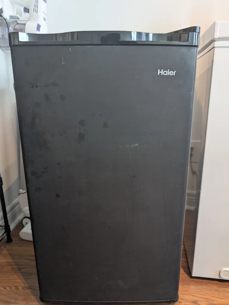 Haier 3.2 Cu. Ft Mini Fridge thumbnail