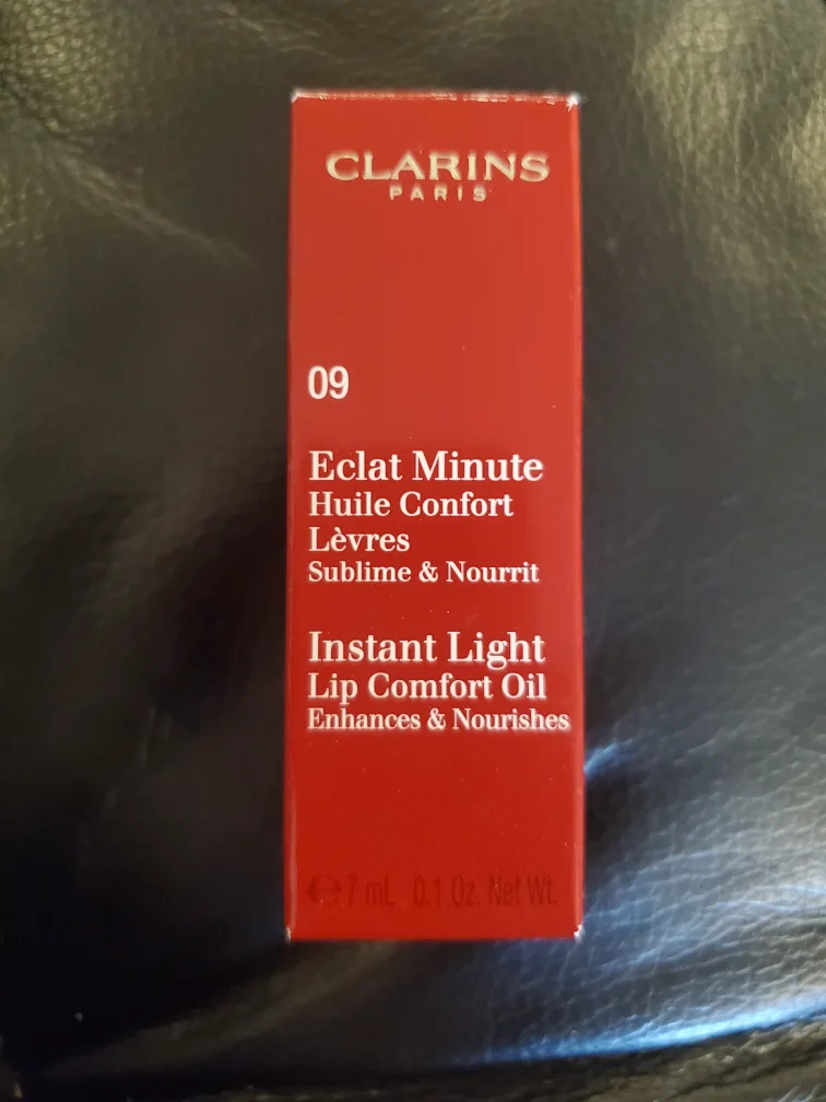 Clarins Instant Light Lip Comfort Oil $25 Each image indicator(2)
