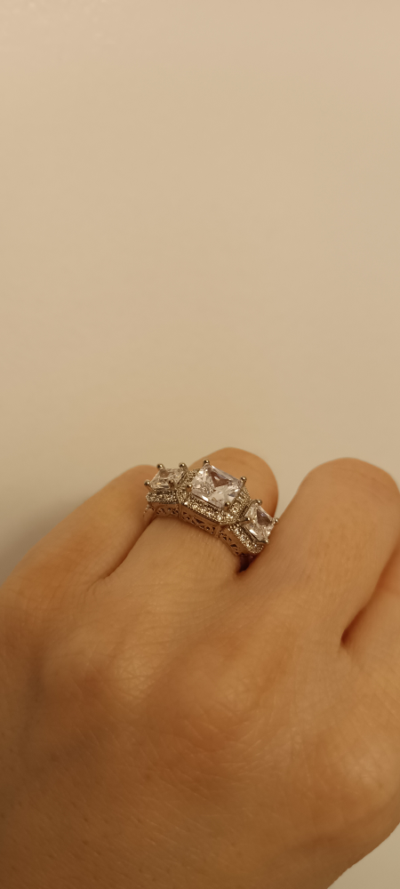 Three-Stone Cubic Zirconia Ring,size 7 - photo 3