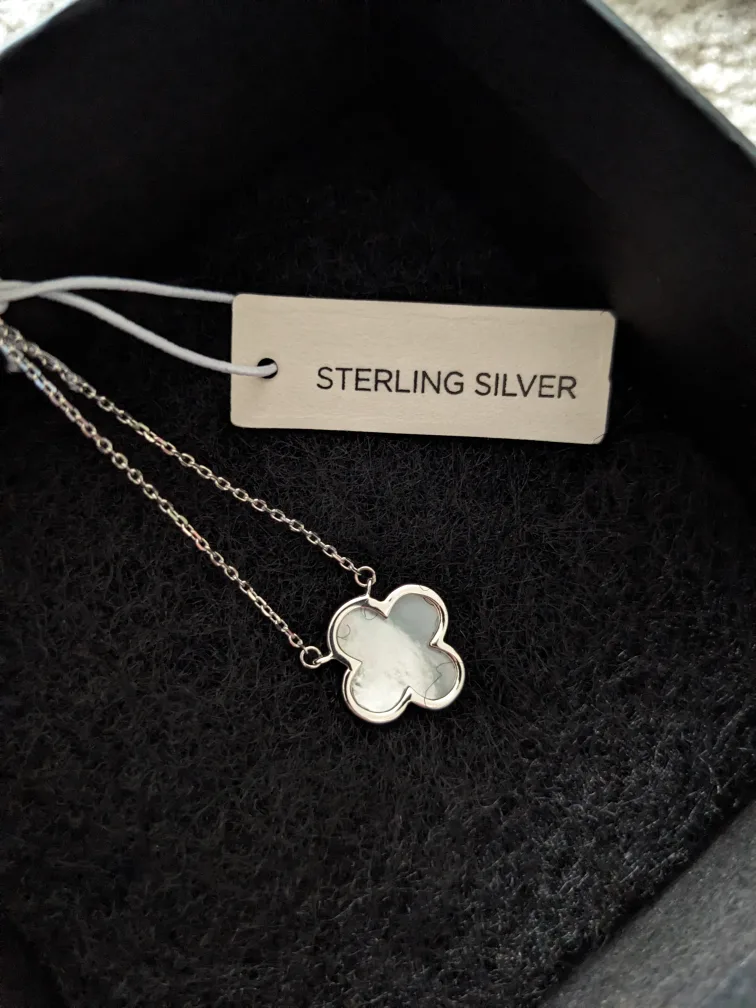 Cellphones, Camera, Headphones and more image indicator(6)