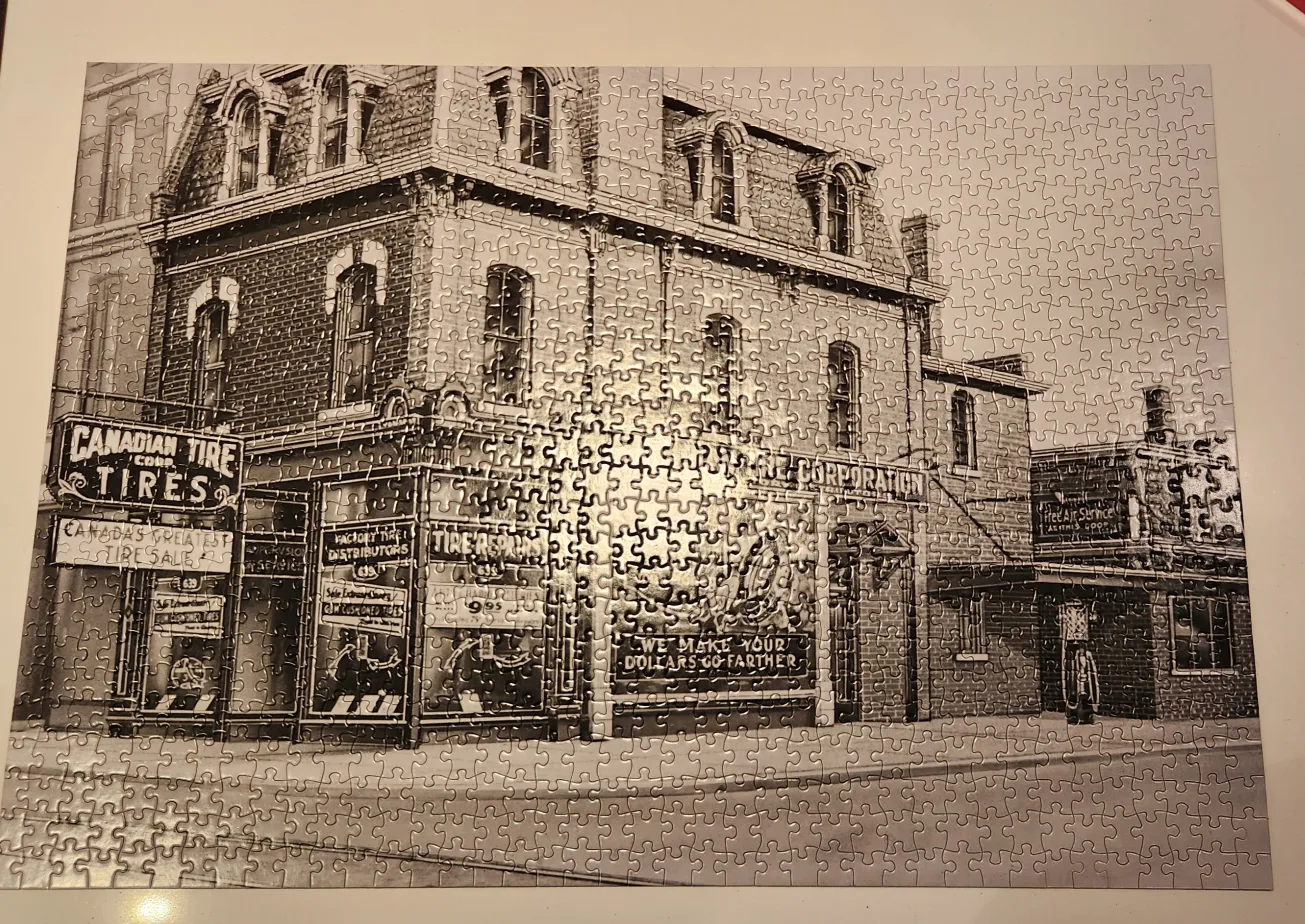 1000 Piece Puzzle - Canadian Tire image indicator(2)