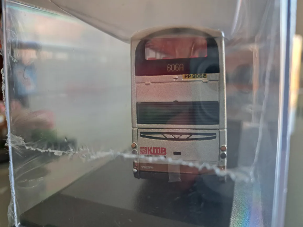 BRAND NEW HONG KONG 1/76 KMB Volvo BUS Model 2500Limited edition image indicator(5)