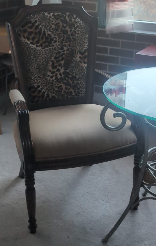 Elegant chair - Leapord print