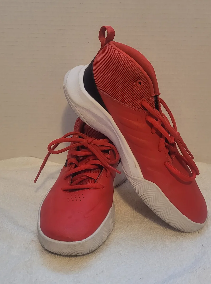 Adidas Boys' Red Basketball Shoes image indicator(5)
