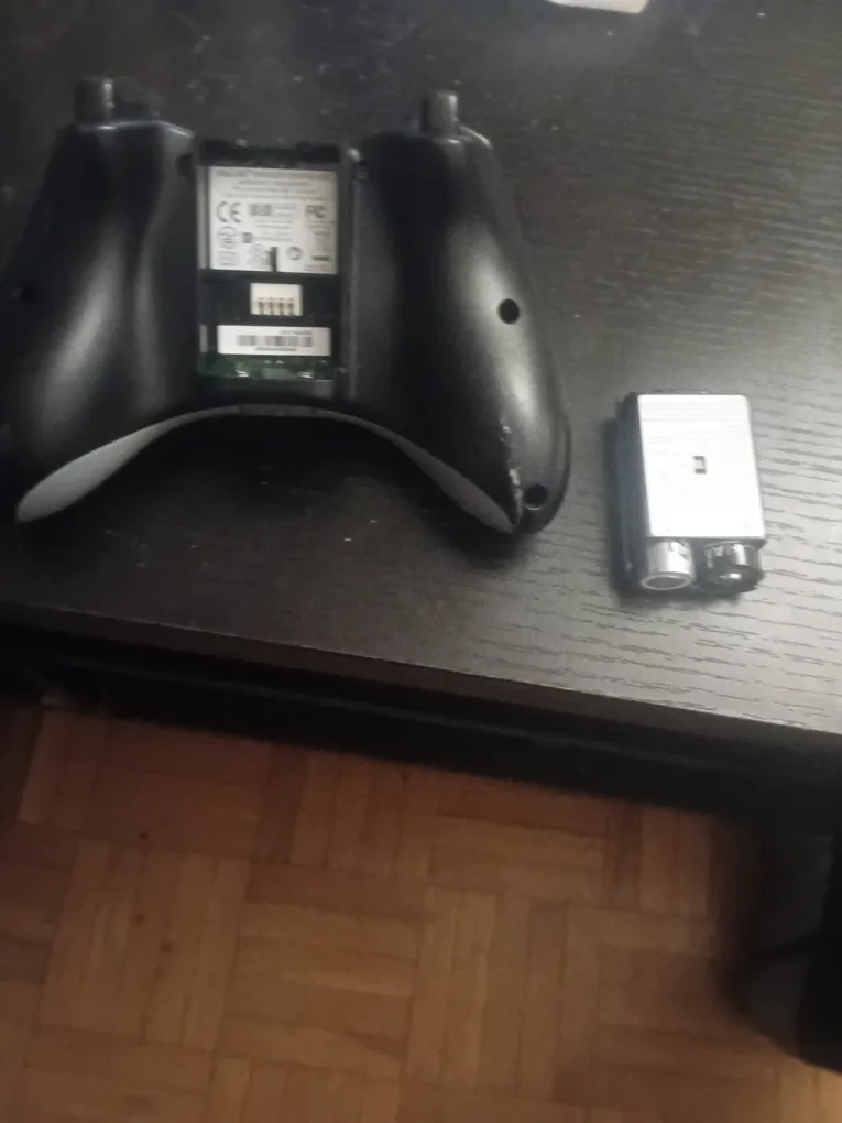 Xbox 360 Wireless Controller with Play & Charge Kit image indicator(2)