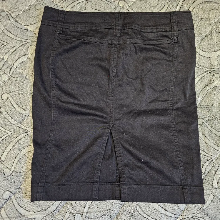 Black Pencil Skirt Size 6 image indicator(2)